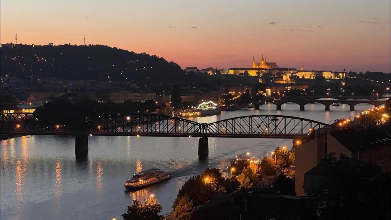 Helen Homestay Vysehrad Prague Exterior photo